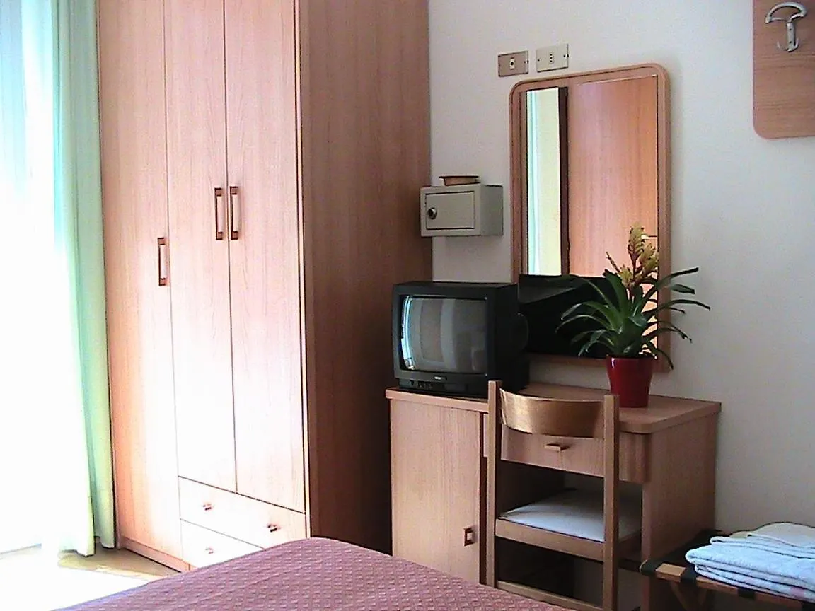 Hotel Universo Rimini 3*,  Italy