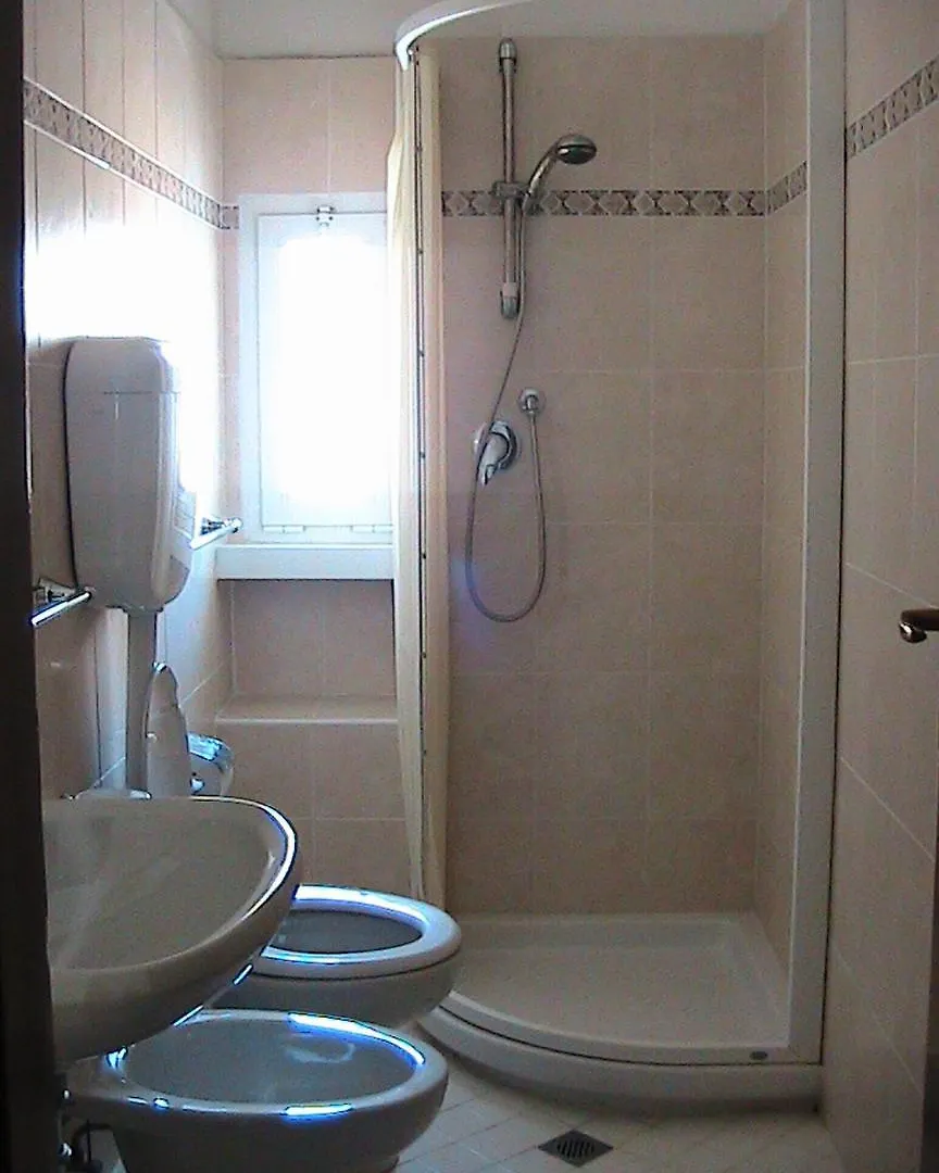 Hotel Universo Rimini 3*,  Italy